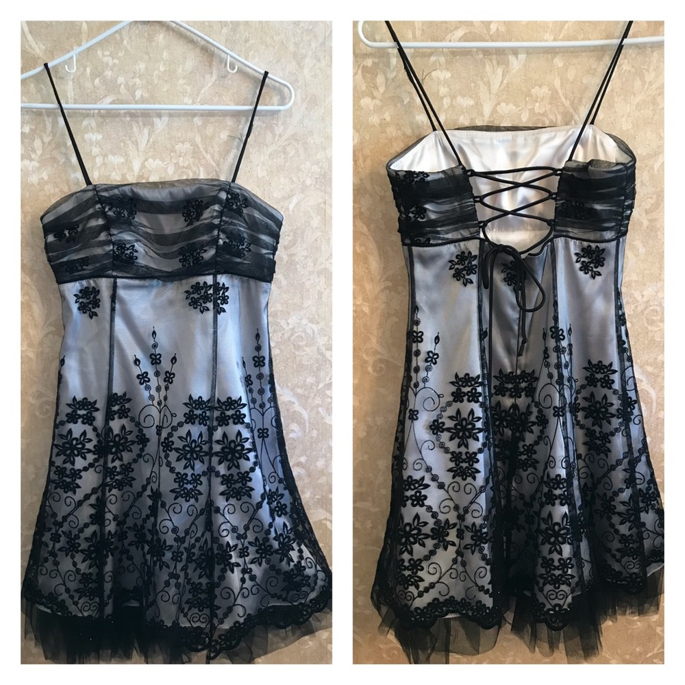 Beautiful party dress!